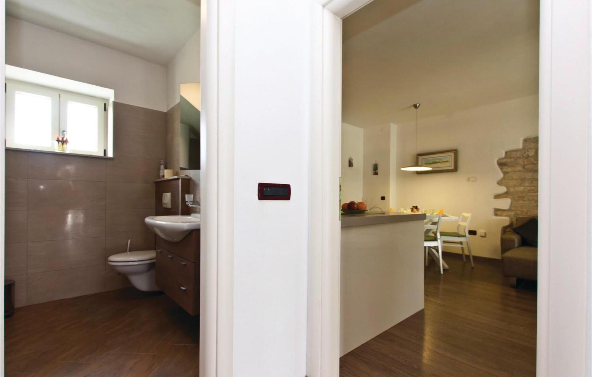 2 Bedroom Amazing Home In Rovinj Zewnętrze zdjęcie
